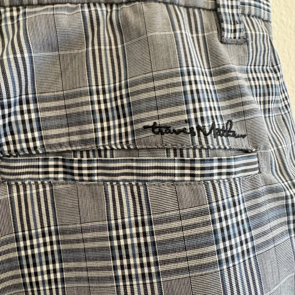 TravisMathew Mens Size 36 Plaid Golf Shorts Grey Blue Black Stretch Performance